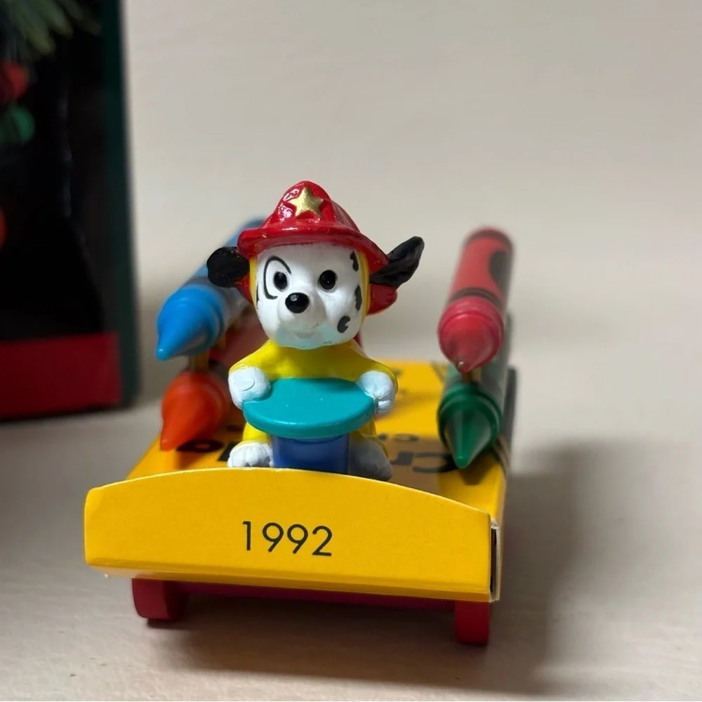 Hallmark Keepsake Ornament Crayola Crayons Bright Blazing Colors
